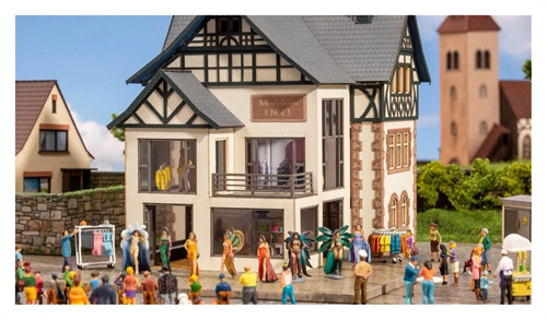 Noch 66500 Modegeschäft mit Micro-Motion-Modenschau und Figurenset, H0